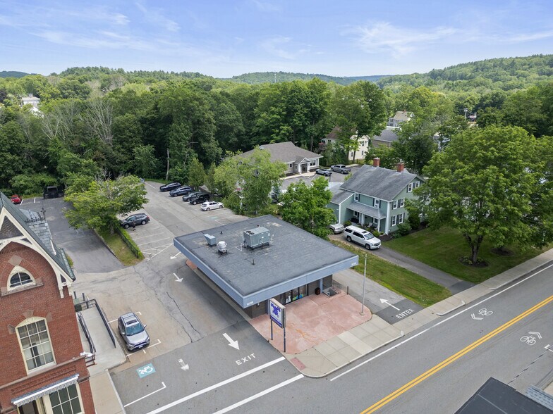 12 School St, Merrimac, MA à vendre - Photo de l’immeuble – Image 1 sur 41