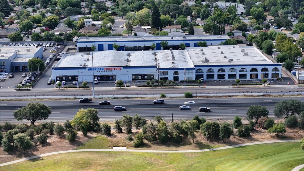 2320-2340 Auburn Blvd, Sacramento, CA à louer - Photo de l’immeuble – Image 2 sur 7