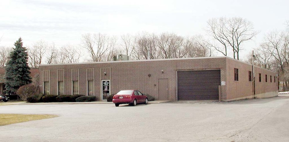2230-2232 S Foster Ave, Wheeling, IL à vendre - Photo de l’immeuble – Image 3 sur 11