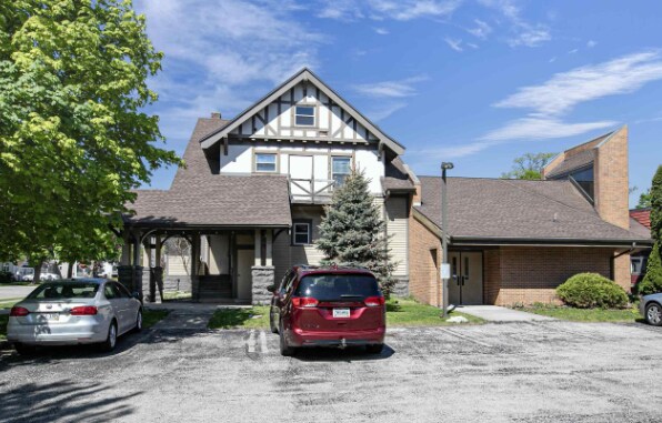 634 Wisconsin St, Oshkosh, WI à vendre - Photo de l’immeuble – Image 3 sur 17