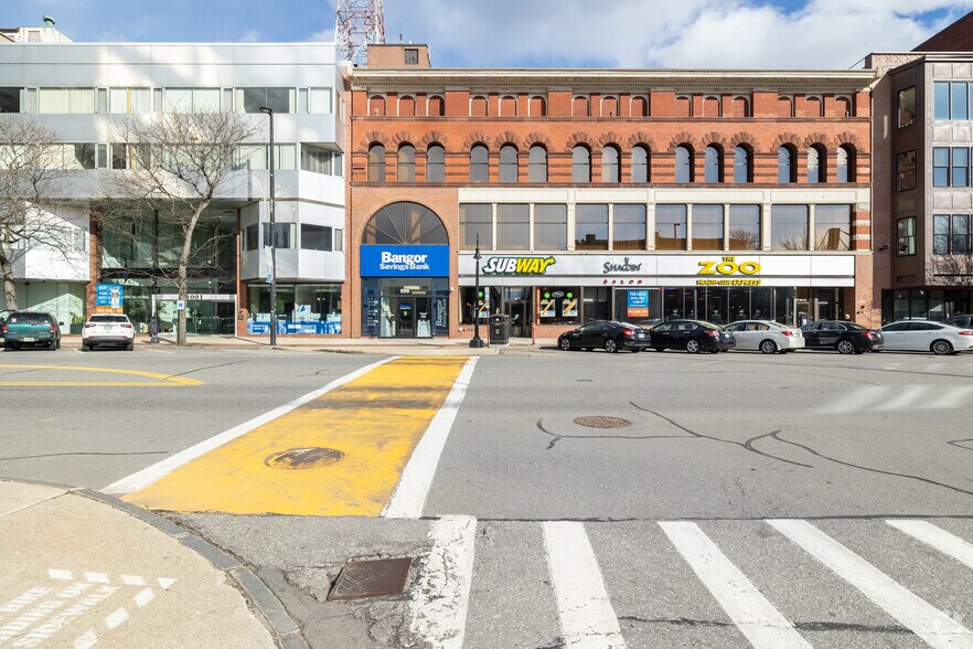977-1001 Elm St, Manchester, NH à louer - Photo de l’immeuble – Image 3 sur 13