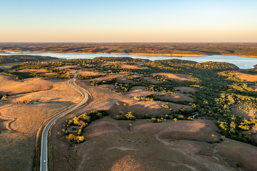 0000 00000 Hi-View Dr, Manhattan, KS à vendre - Photo de l’immeuble – Image 3 sur 66