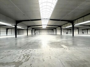 Industriel/Logistique dans Goussainville à louer Photo intérieure– Image 2 sur 5