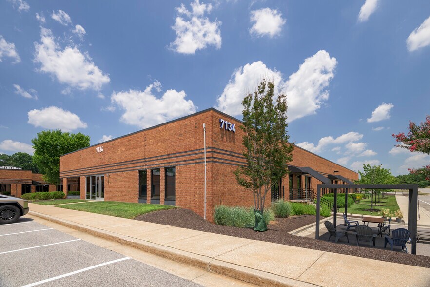 7134 Columbia Gateway Dr, Columbia, MD à louer - Photo de l’immeuble – Image 2 sur 13