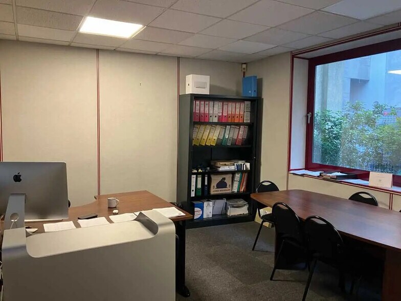Bureau dans La Garenne-Colombes à louer - Photo de l’immeuble – Image 3 sur 4