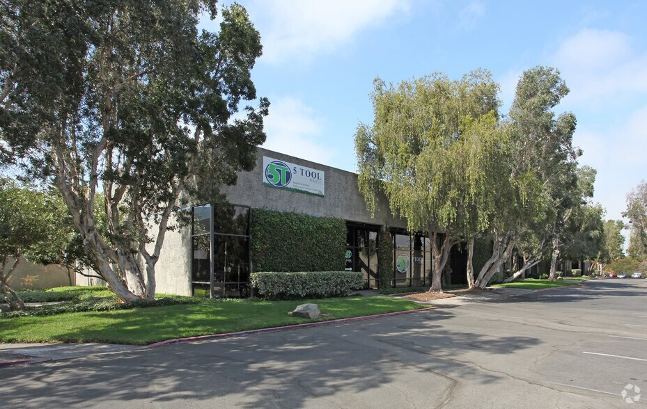 2245 Camino Vida Roble, Carlsbad, CA à louer - Photo de l’immeuble – Image 1 sur 5