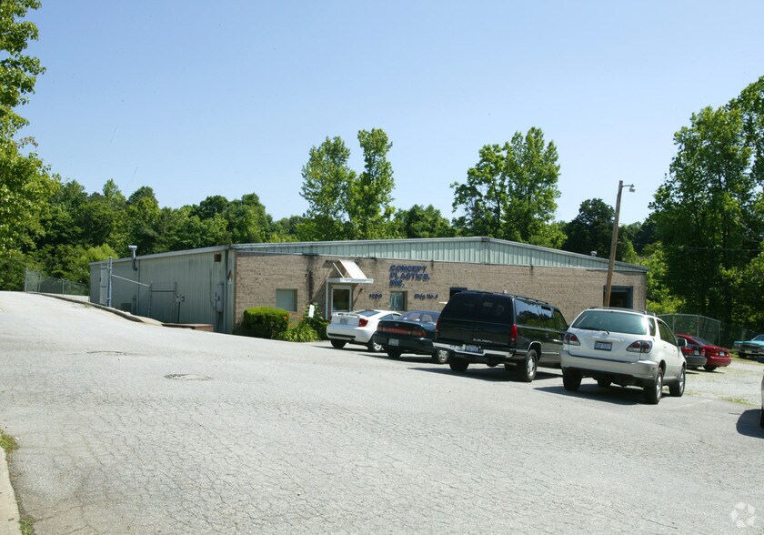 1200 Hickory Chapel Rd, High Point, NC à vendre - Photo de l’immeuble – Image 3 sur 6