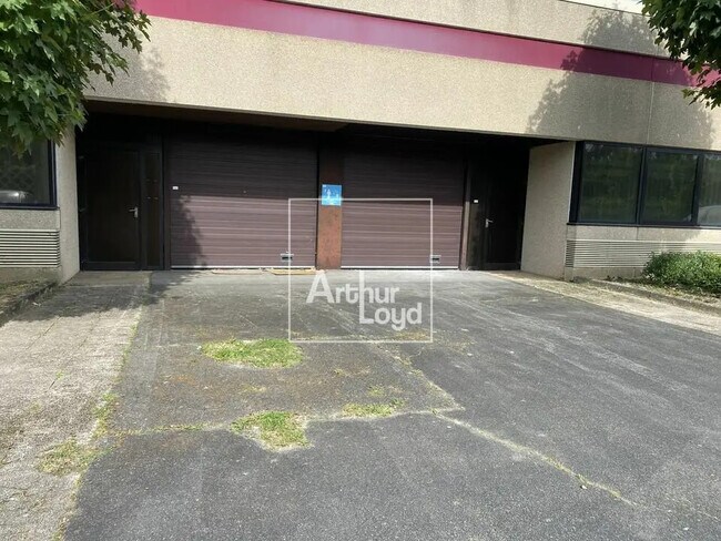 Plus de détails pour Bureau, Industriel/Logistique à louer