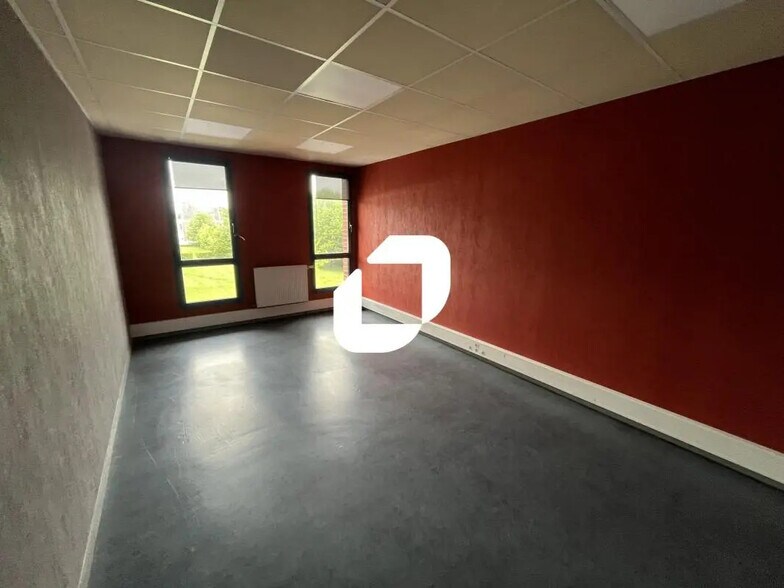 Bureau dans Liévin à louer - Photo de l’immeuble – Image 3 sur 18