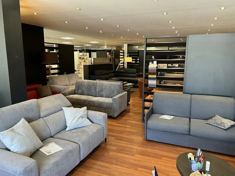 Local commercial dans Vitrolles à louer - Photo de l’immeuble – Image 2 sur 6