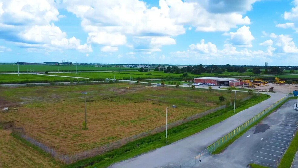 500 Orange Avenue Cir, Belle Glade, FL à louer - Vidéo sur l’annonce professionnelle – Image 2 sur 44