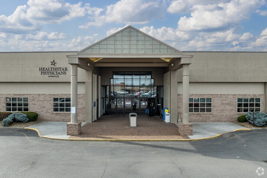 420 W Morris Blvd, Morristown, TN à louer - Photo de l’immeuble – Image 2 sur 23