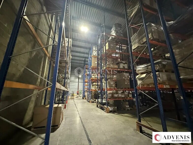 Local d'activités dans Ambarès-et-Lagrave à vendre - Photo de l’immeuble – Image 3 sur 10