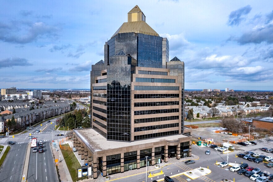 325 Milner Ave, Toronto, ON à louer - Photo de l’immeuble – Image 2 sur 10