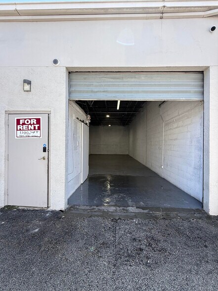 1360 SW 8th St, Pompano Beach, FL à louer - Photo de l’immeuble – Image 2 sur 6