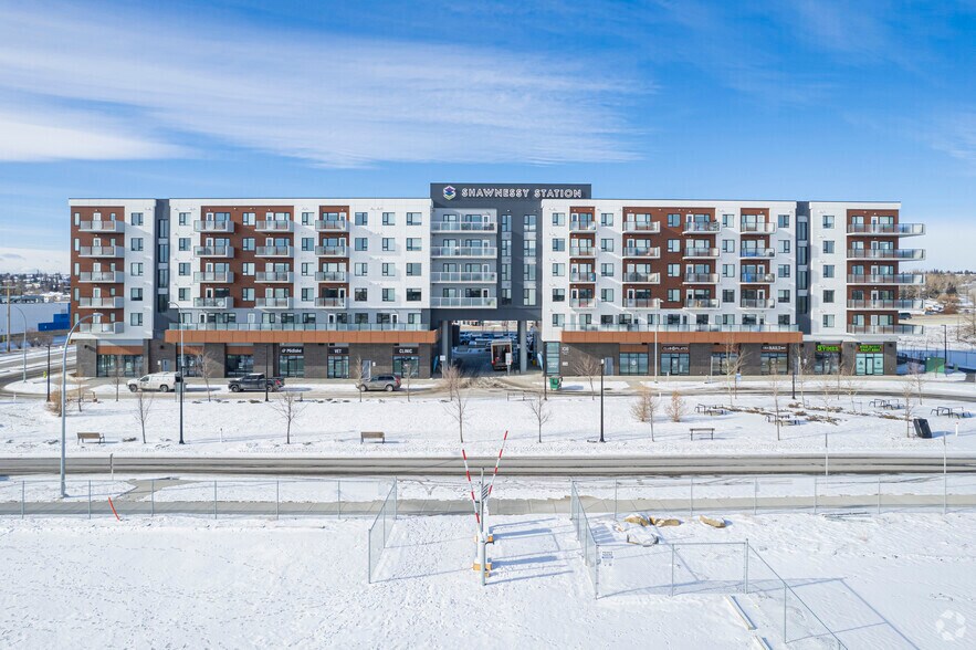 108 Shawville Place SE, Calgary, AB à louer - Photo de l’immeuble – Image 3 sur 4