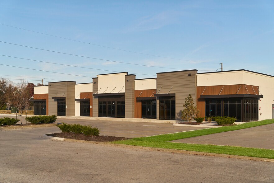 150 Tudor Rd, Lee's Summit, MO à louer - Photo principale – Image 1 sur 3
