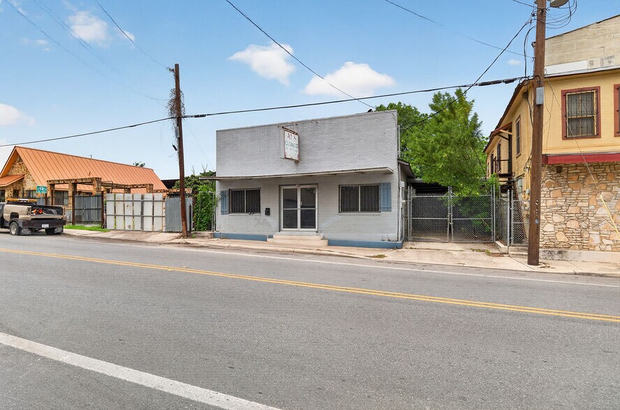 905 Ruiz St, San Antonio, TX à vendre - Photo de l’immeuble – Image 3 sur 25