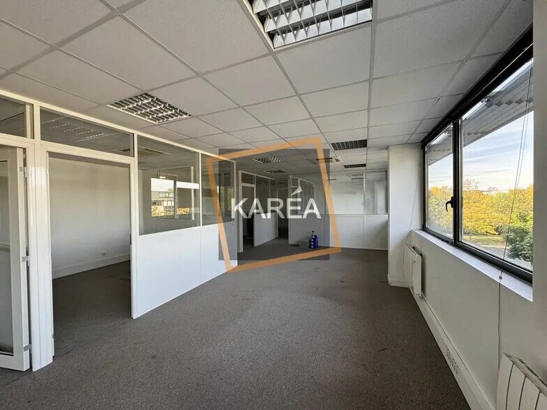 Local d'activités dans Montévrain à vendre - Photo de l’immeuble – Image 2 sur 5