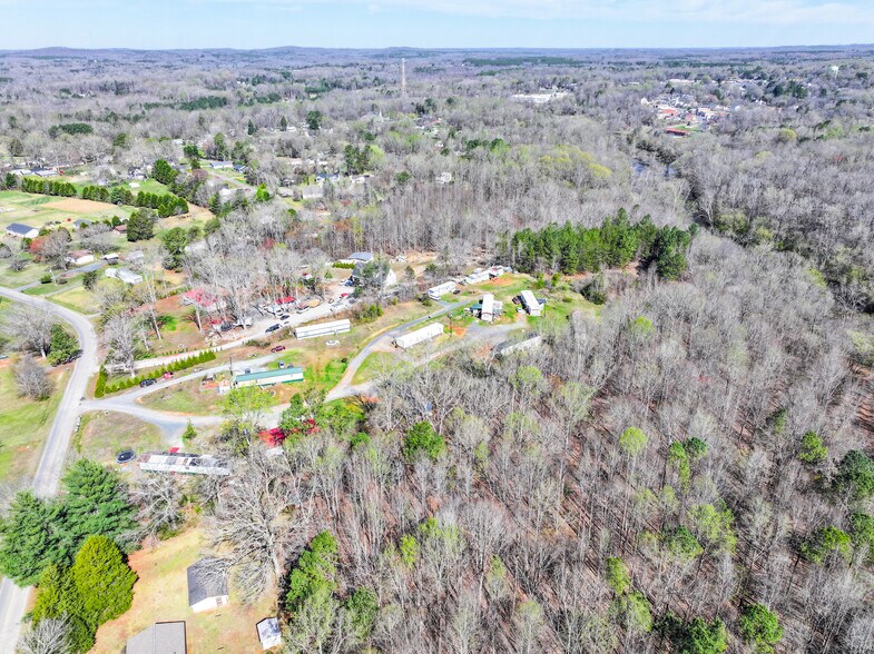 4697 Roundleaf Rd, Ramseur, NC à vendre - Photo de l’immeuble – Image 3 sur 6
