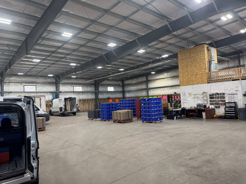 600 Industrial St, Saint Peter, MN à louer - Photo de l’immeuble – Image 2 sur 8