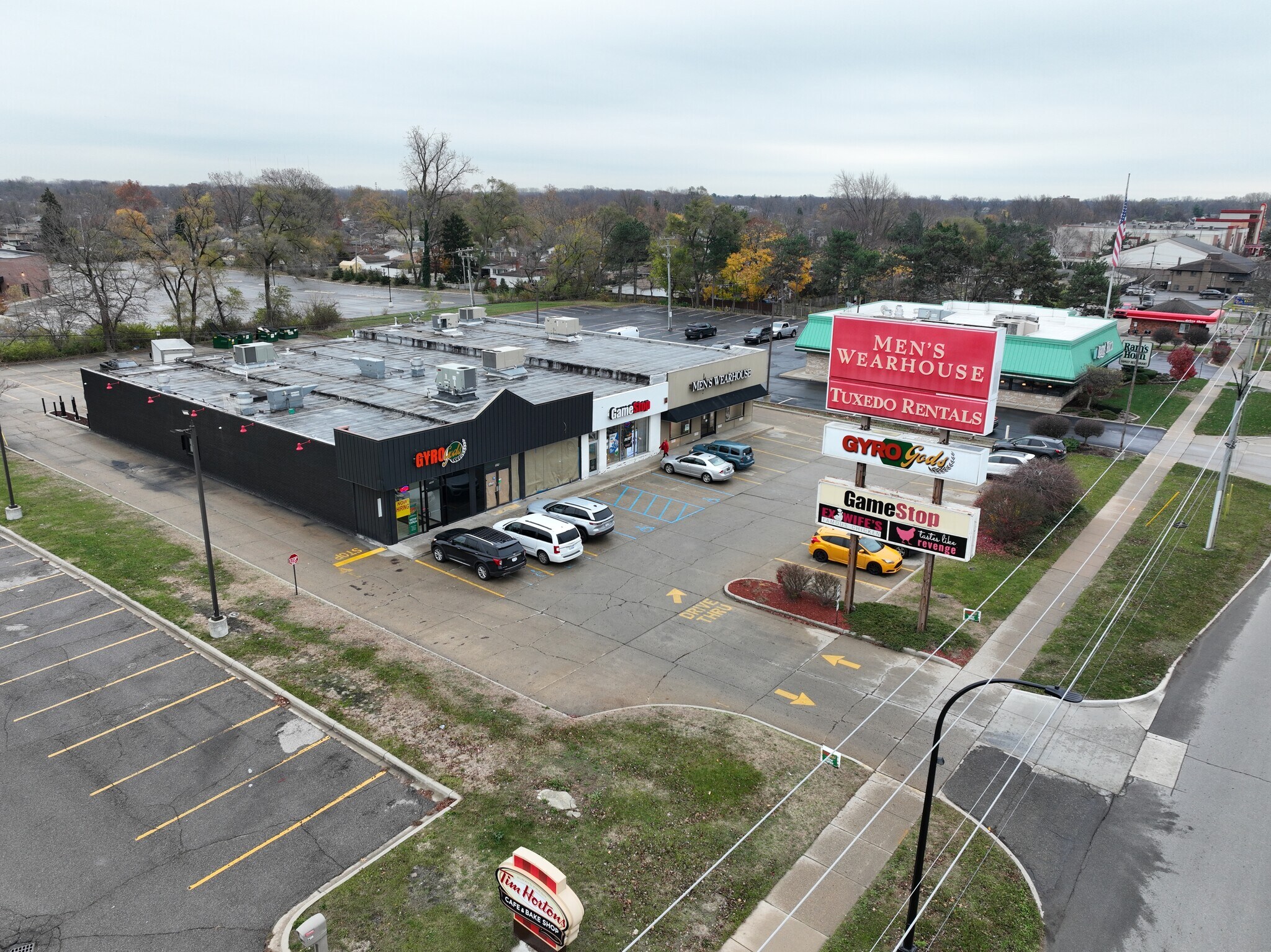 7040-7060 N Wayne Rd, Westland, MI à vendre Photo de l’immeuble– Image 1 sur 8