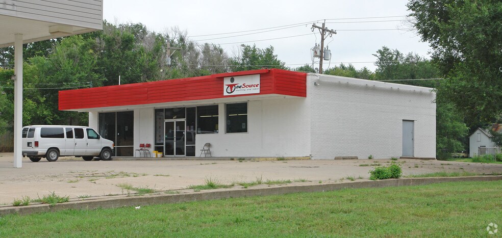 1224 S Kansas Ave, Topeka, KS à louer - Photo de l’immeuble – Image 2 sur 5
