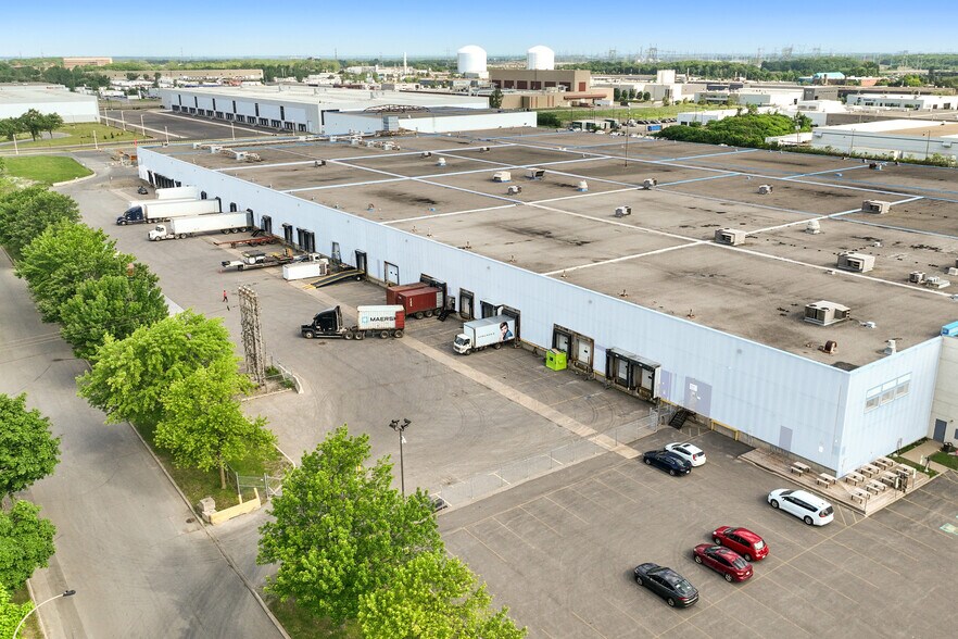 12225 Boul Industriel, Montréal, QC à louer - Photo de l’immeuble – Image 2 sur 5