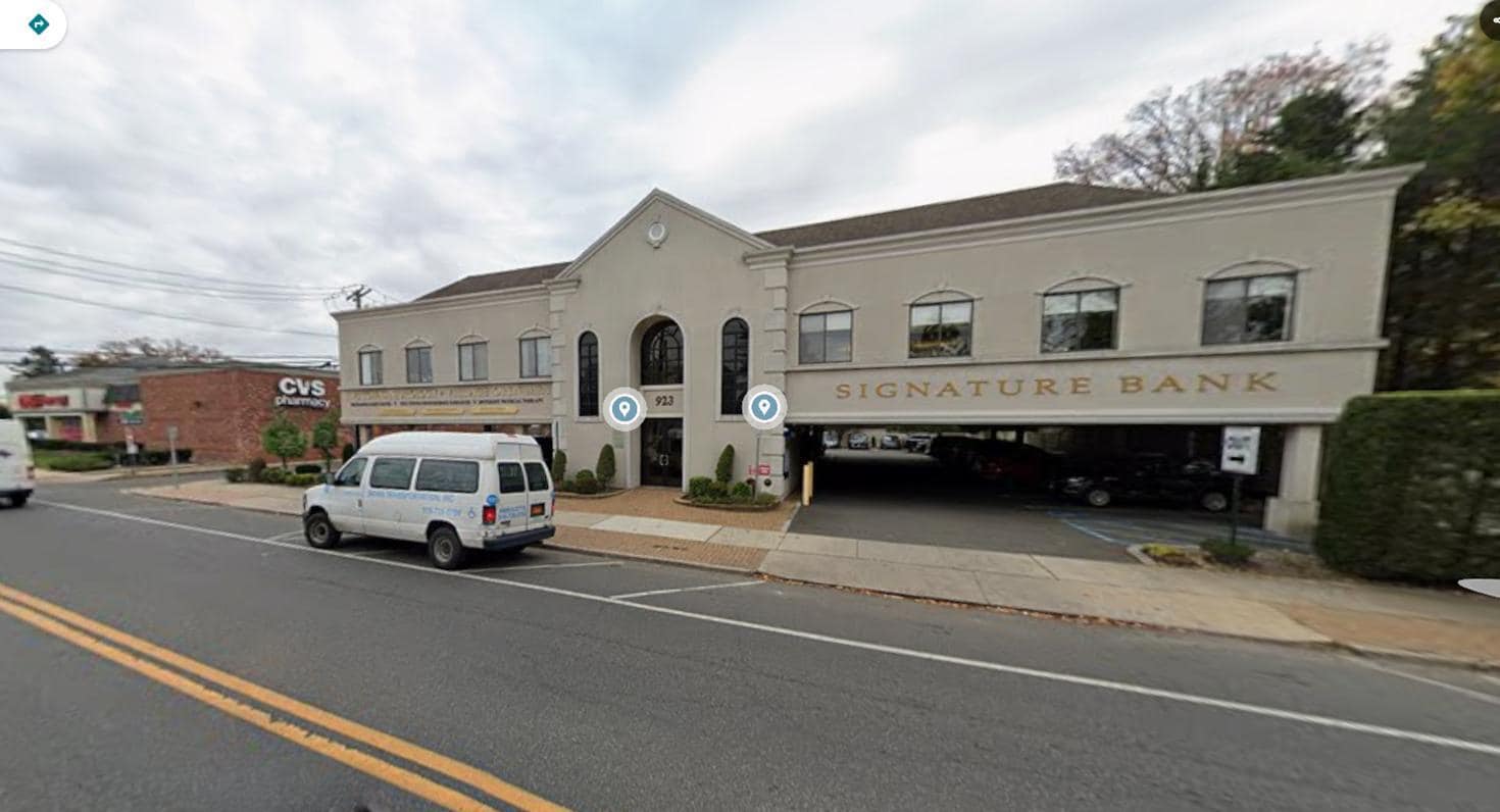 923 Broadway, Woodmere, NY à louer Photo intérieure– Image 1 sur 2