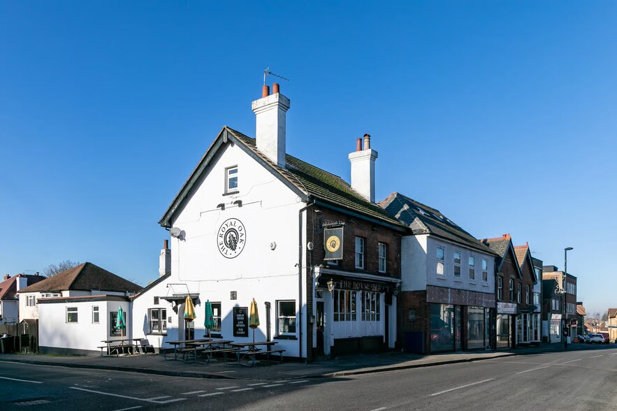 68 High St, Caterham à vendre - Photo de l’immeuble – Image 1 sur 5