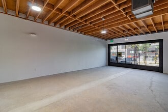 1498 W Sunset, Los Angeles, CA à louer Photo intérieure– Image 2 sur 7