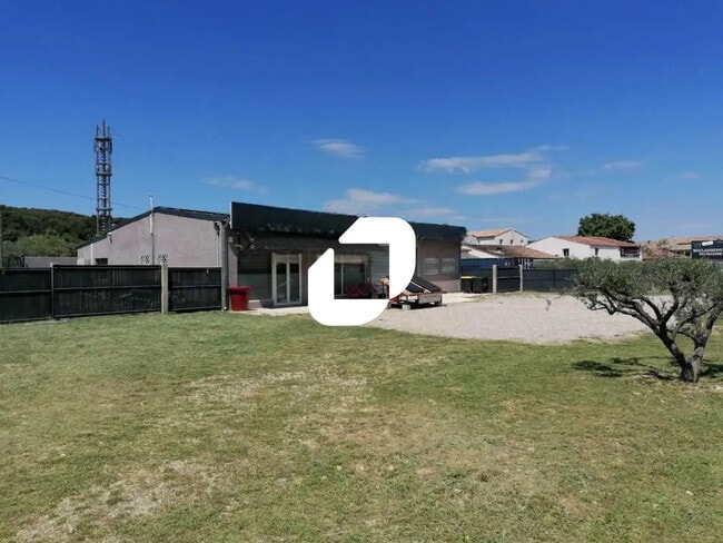 Plus de détails pour Local d'activités à louer