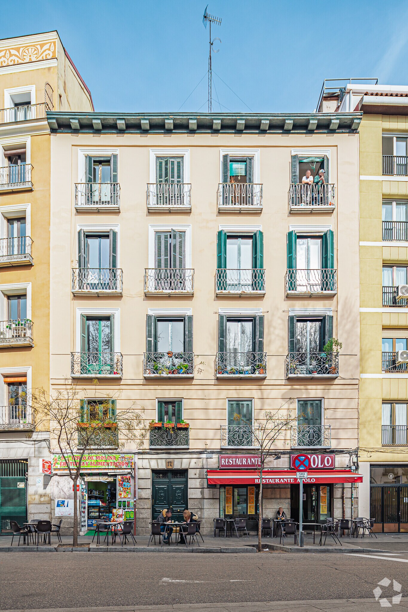 Immeuble residentiel dans Madrid, Madrid à vendre Photo principale– Image 1 sur 3