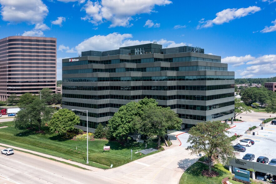 18W200 W 22nd St, Oakbrook Terrace, IL à louer - Photo principale – Image 1 sur 9