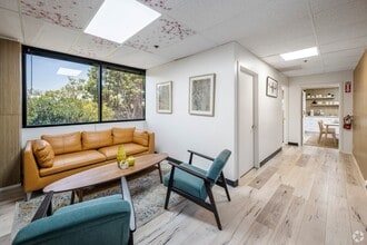 1600 E 4th St, Santa Ana, CA à louer Photo intérieure– Image 1 sur 5