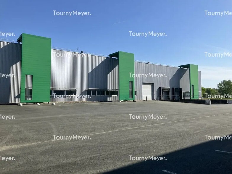 22 Rue Antoine De Saint-Exupéry, Blanquefort à louer - Photo de l’immeuble – Image 1 sur 9