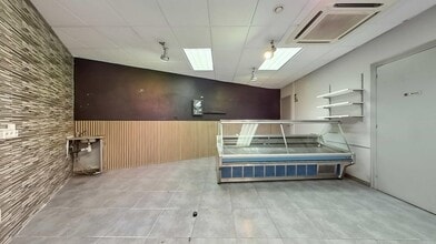 Local commercial dans Santa Coloma de Gramenet, Barcelona à louer Photo intérieure– Image 2 sur 12