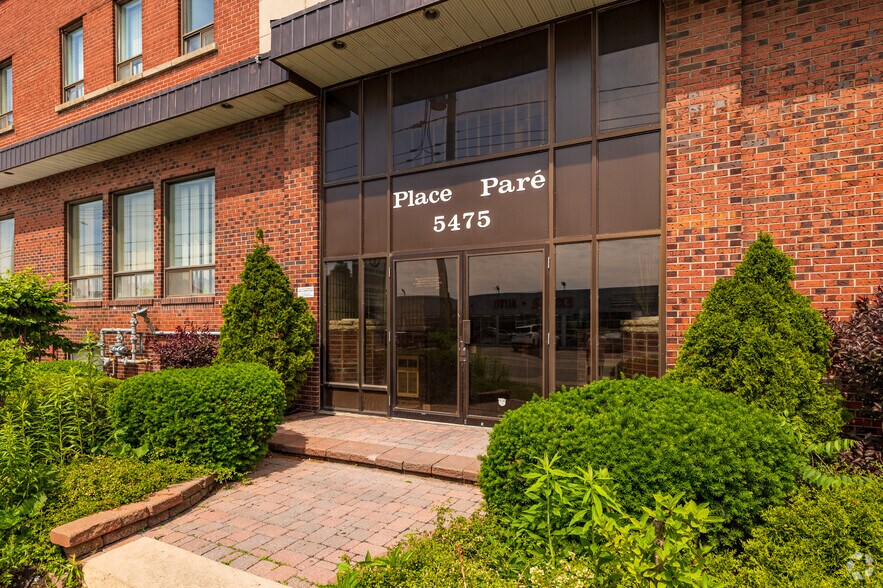 5475 Rue Paré, Mont-Royal, QC à louer - Photo de l’immeuble – Image 3 sur 5