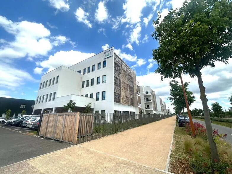 Bureau dans Genas à vendre - Photo de l’immeuble – Image 2 sur 6