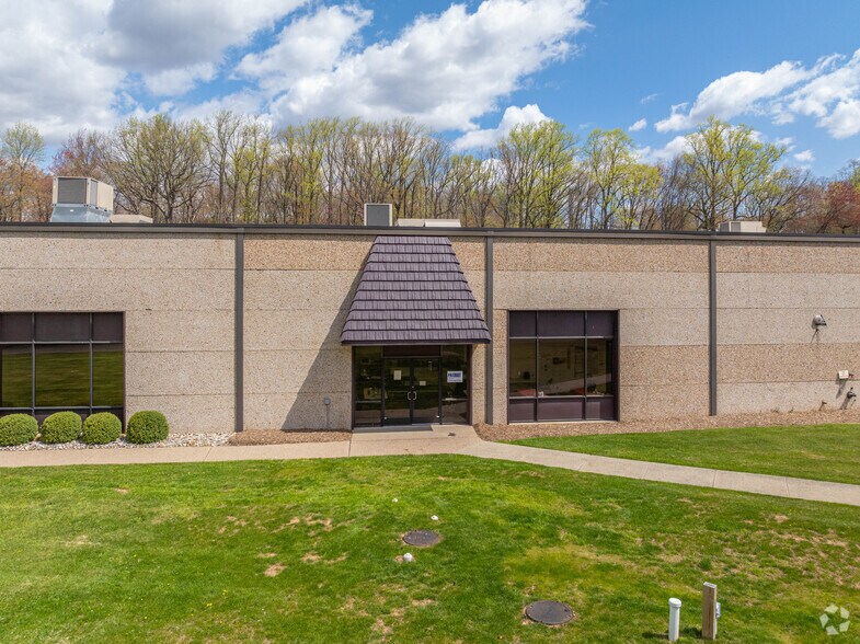 5 Astro Pl, Denville, NJ à louer - Photo de l’immeuble – Image 3 sur 8