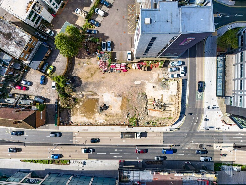 11-13 Victoria Way, Woking à vendre - Aérien – Image 2 sur 4