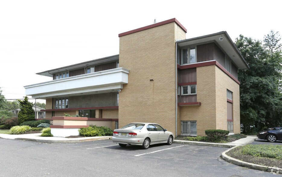 2382 Whitehorse Mercerville Rd, Hamilton, NJ à louer - Photo de l’immeuble – Image 2 sur 9
