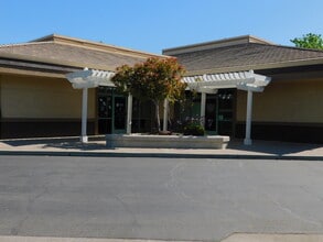 1210 Central Blvd, Brentwood, CA à louer Photo intérieure– Image 2 sur 10