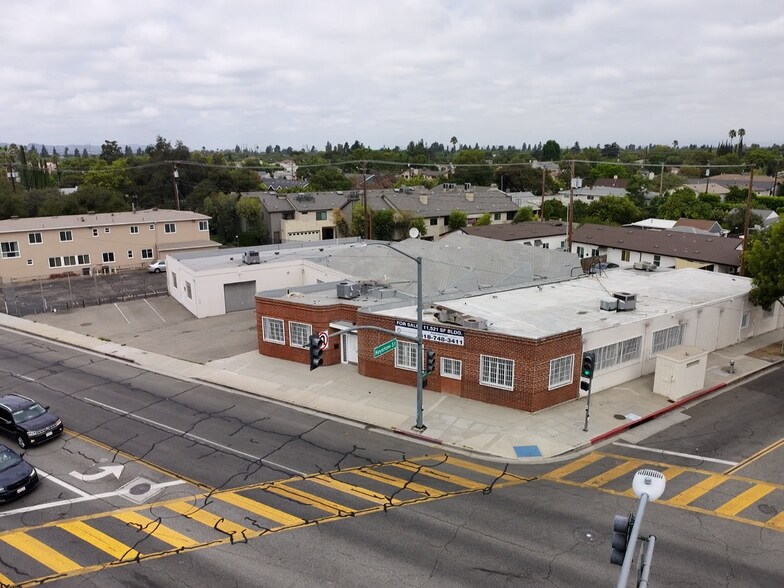 2101 W Olive Ave, Burbank, CA à vendre - Photo de l’immeuble – Image 3 sur 27