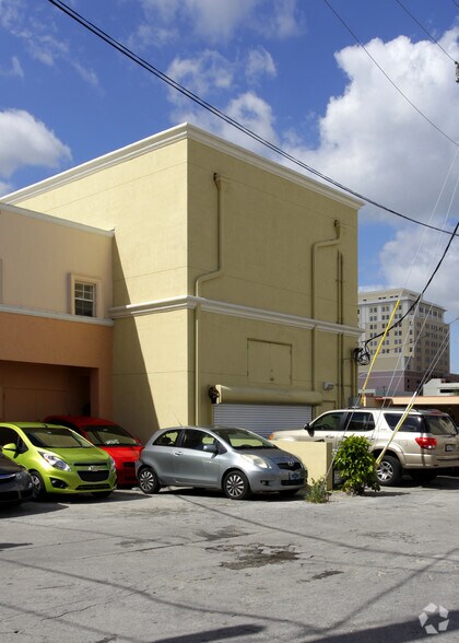223 Valencia Ave, Coral Gables, FL à vendre - Photo de l’immeuble – Image 3 sur 44