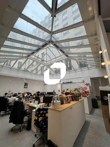 Bureau dans Paris à louer - Photo de l’immeuble – Image 1 sur 6