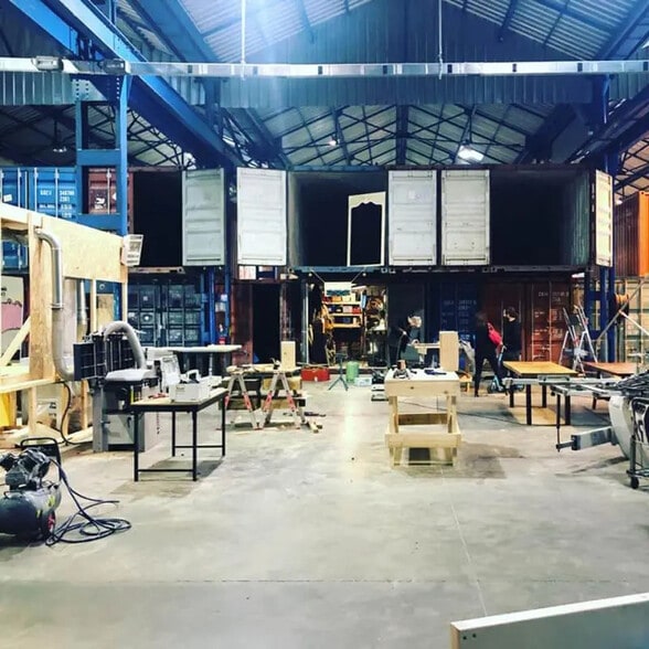 Local d’activités dans Marseille à louer - Photo de l’immeuble – Image 3 sur 5