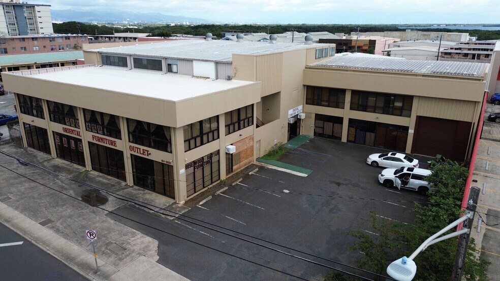 94-303 Farrington Hwy, Waipahu, HI à vendre - Photo de l’immeuble – Image 1 sur 6