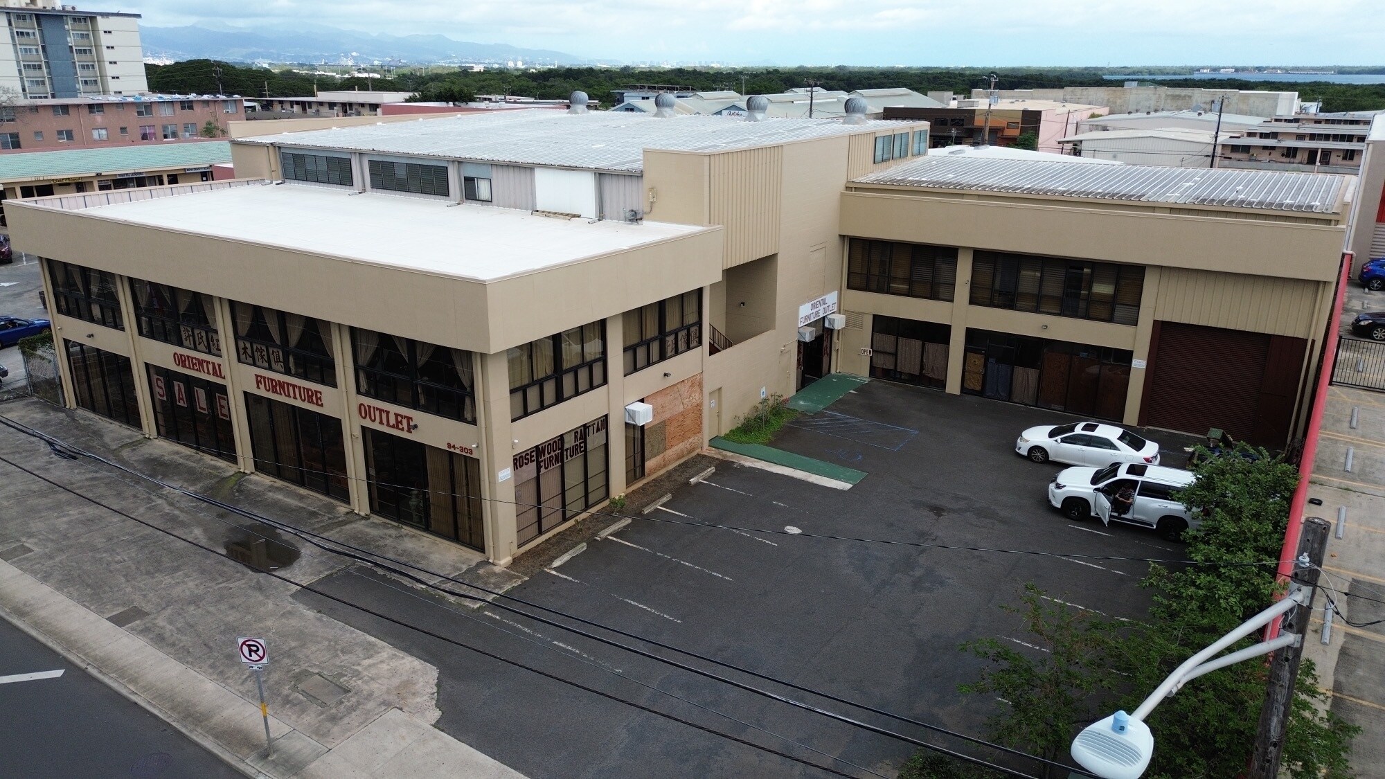 94-303 Farrington Hwy, Waipahu, HI à vendre Photo de l’immeuble– Image 1 sur 7