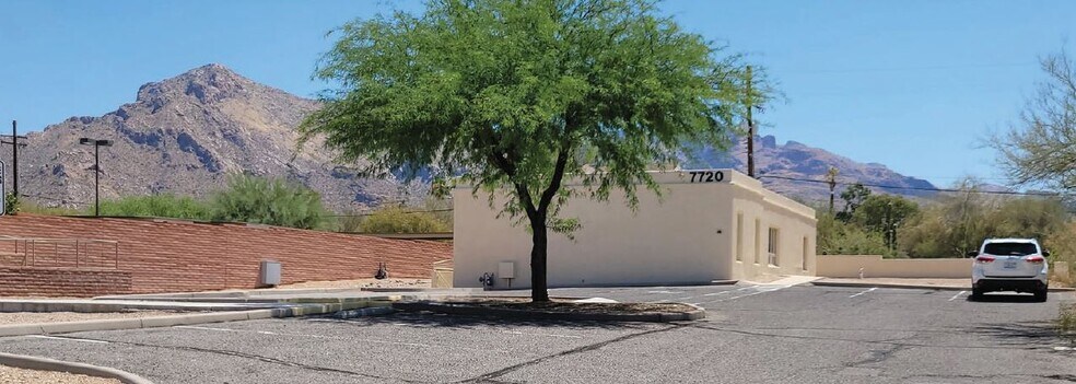 7720 N Oracle Rd, Oro Valley, AZ à vendre - Photo de l’immeuble – Image 2 sur 6